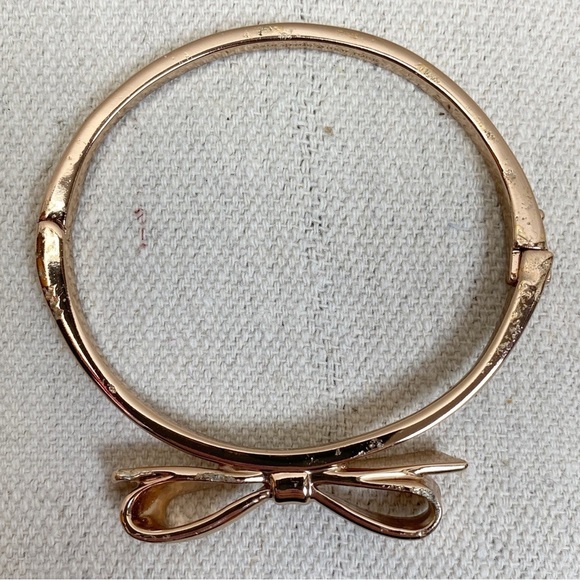 KATE SPADE • Rose Gold Bow Love Notes Bangle Bracelet - Picture 6 of 10